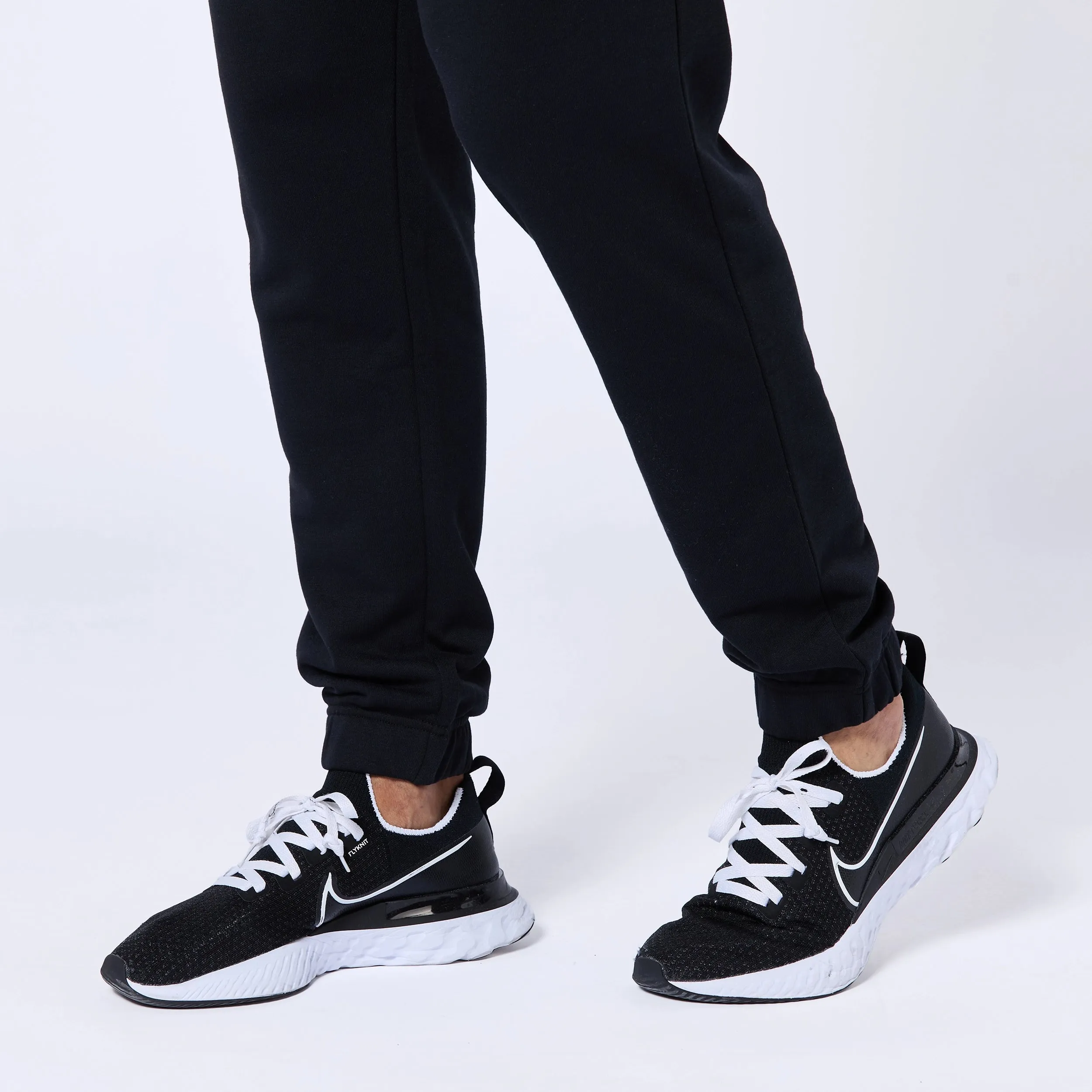 Essential Jogger Pants - Black